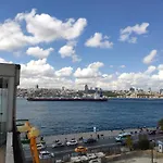 Modern Flats With Amazing Sea View Isztambul